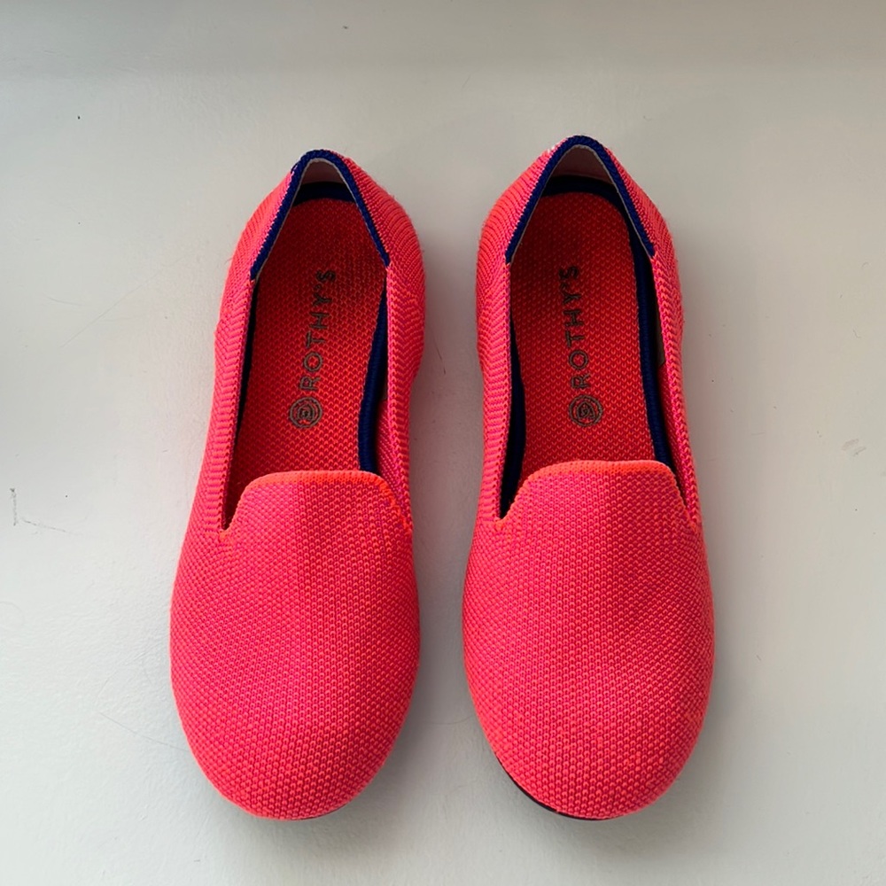 Girls pink Rothy’s size 1